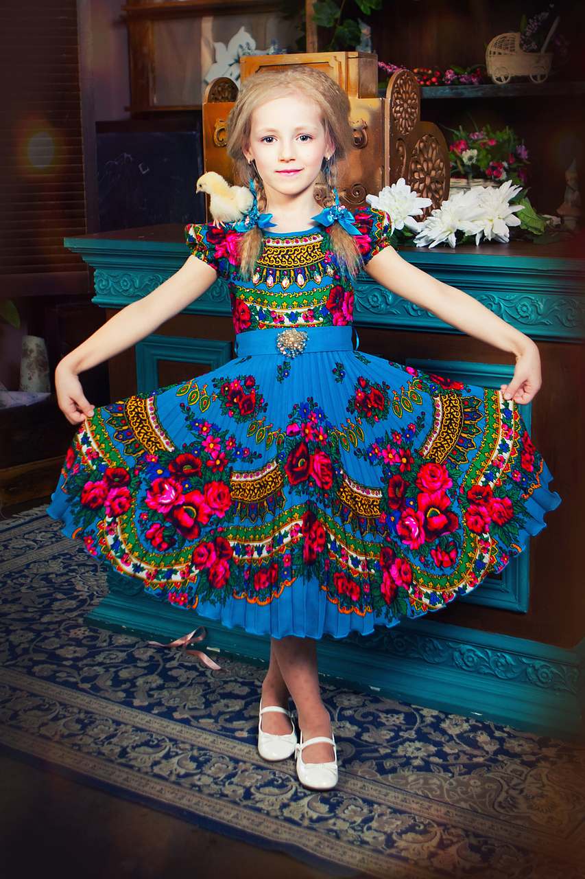 Платья в русском стиле – для яркого этнического образа
